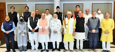 ‘unconstitutional’ revocation of special status  loss of statehood raised in meeting with modi