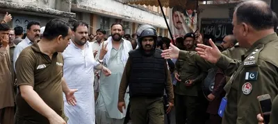 hundreds of pml n members detained in pakistan