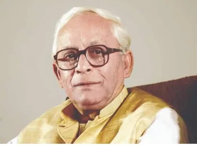 buddhadeb bhattacharjee  urbane  honest and upright  but undone by politics