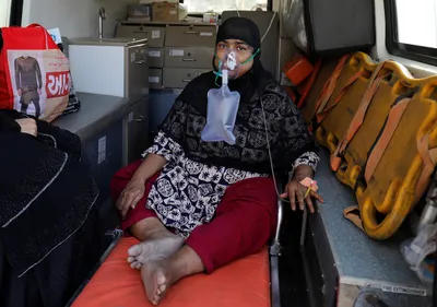 with 3 52 lakh new covid 19 cases  india hits record peak for a fifth day