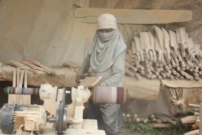 kashmir’s cricket bat industry dodges a bullet as bjp ministers exit mufti govt