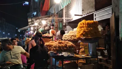 in delhi s jamia nagar  hindus too savour the joy – and income – that ramzan brings