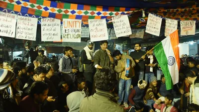watch   slogans of aazadi reverberate at patna s sabzibagh