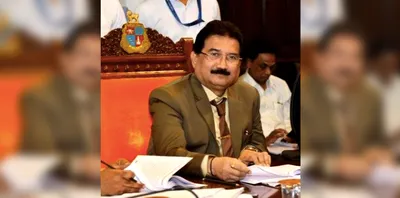 i t department searches premises of mumbai shiv sena corporator