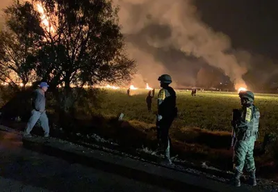mexican pipeline explosion kills at least 20