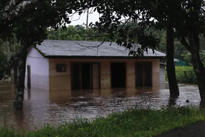 kerala floods  search for missing persons continues after landslides