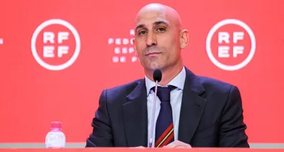 luis rubiales  spain men’s team slam ‘unacceptable behaviour’