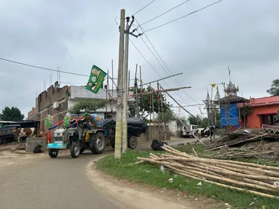 new roads  old loyalties and questions of development  what voters say in tejashwi’s raghopur bastion