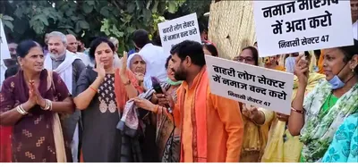 hate watch  hindutva leader instigates mob against namaz in gurugram  alleges ‘land jihad’