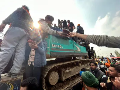 farmers suspend protest as youth dies of suspected ‘bullet injury’  several hurt in tear gas shelling