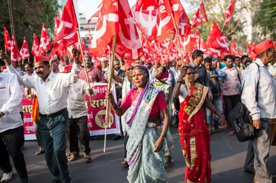 why tens of thousands of maharashtra s farmers are marching their way to mumbai