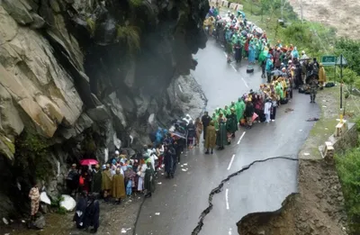 fighting floods is hard but there are two ways to make it more democratic