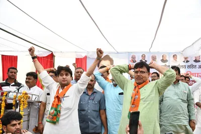  maharaj doesn t have power in the bjp   scindia s clout wanes as loyalists return to congress