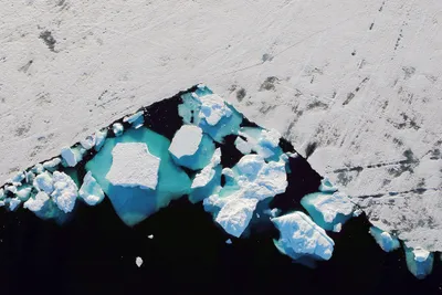 greenland experiences unprecedented levels of ice melt