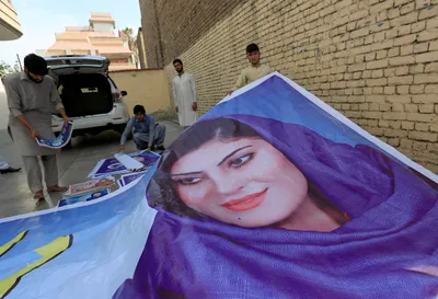 afghan women withstand violence to contest parliamentary elections