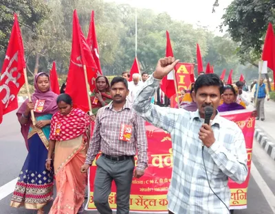 after a gloomy diwali  delhi’s construction workers hunger for lost wages