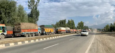 kashmir  with trucks stranded due to highway repair  apples worth crores on verge of decay