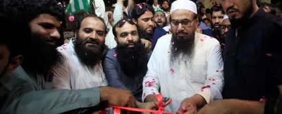 hardline islamists push religion to centre of pakistan election