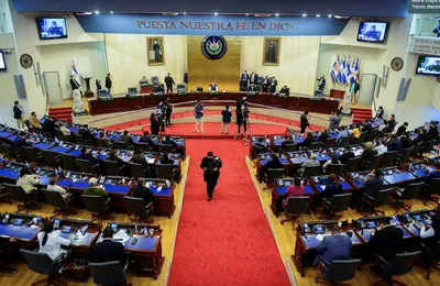 el salvador  amidst sharp rise in homicides  government invokes emergency powers