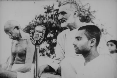 excerpt   facing gandhi  facing oneself