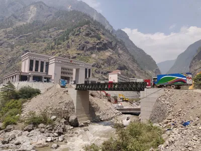 a personal account of border crossing reveals the deep ties between nepal  china