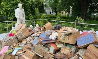 in varanasi  occupants of iconic gandhian institution thrown out  land taken over