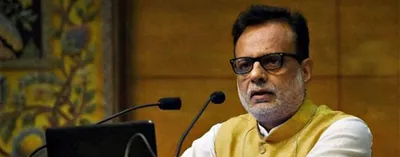 ed officer apologises to finance secy for accusing him of  siding with scamsters 