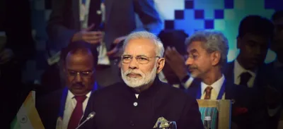 modi helps indian diamond merchant handover gift of 600 cars to staff