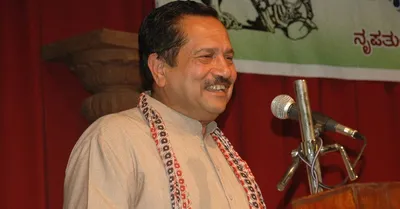 rss leader says hemant karkare is a martyr  but cannot be  respected 