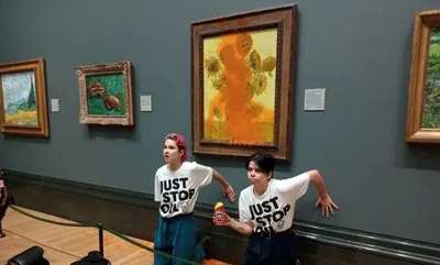 london  climate activists throw soup at vincent van gogh’s ‘sunflowers 