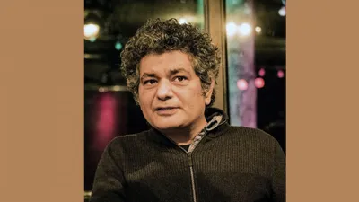 pakistan author mohammed hanif returns  sitara e imtiaz  after baloch march crackdown