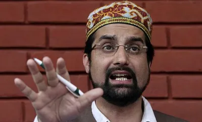 kashmir  after 3 years  mirwaiz umar farooq likely to lead friday prayers at jamia masjid