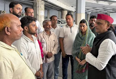 yogi govt faces heat over police lathi charge against protestors in dalit woman s murder case