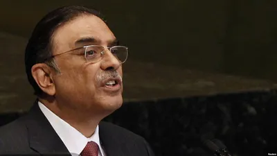 pakistan govt to file disqualification case against former president zardari