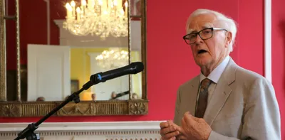 review  an intimate exploration of john le carré s craft and character