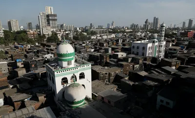 it was naive to expect they would forget their hatred towards muslims in a crisis