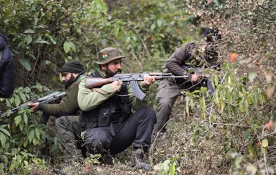 rajouri  four killed  six injured in  indiscriminate firing  by militants