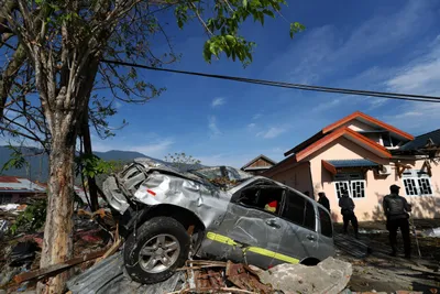endless search for dead a week after indonesia s quake
