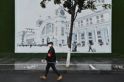 clashes erupt in china as people try to leave coronavirus hit hubei