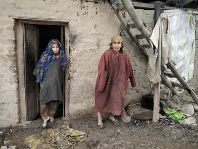 in kashmir  a migrant pandit saves muslim family from abject poverty