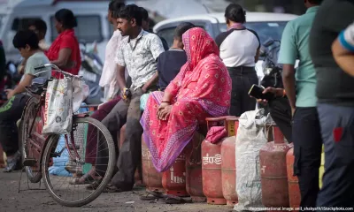 in delhi s scorching heat  its poorest women are back to the chulha