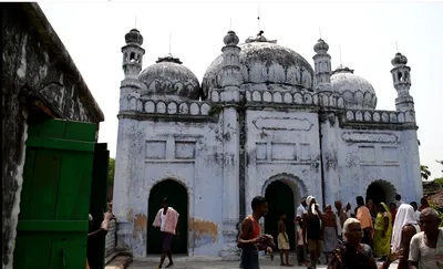 nalanda  by keeping an unused mosque running  hindus of mari offer a lesson in humanity