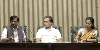 ‘how can voters exceed total adult population of maharashtra ’  rahul gandhi trains guns on ec