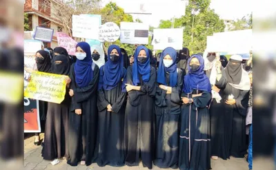 hindutva bigotry lies behind the attack on hijab clad students in karnataka