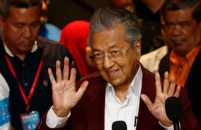 mahathir scores shock election win  malaysia s ruling party ousted after 60 years