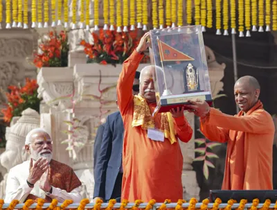 yogendra yadav renews focus on sangh’s historic opposition to the tricolour