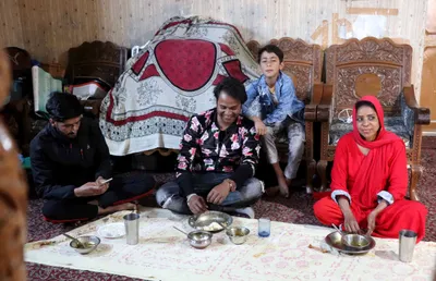  this is about humanity   kashmir family opens up home to mumbai tourists stuck in lockdown