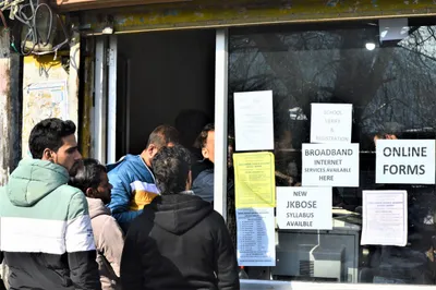 kashmir  slow internet speeds frustrate students trying to register to colleges