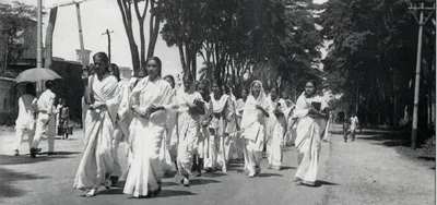 re reading  chalta mussafir   how pakistani writers whitewashed  diluted history