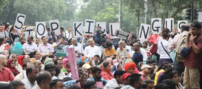  stop killing us   hundreds gather in delhi to protest sewer deaths